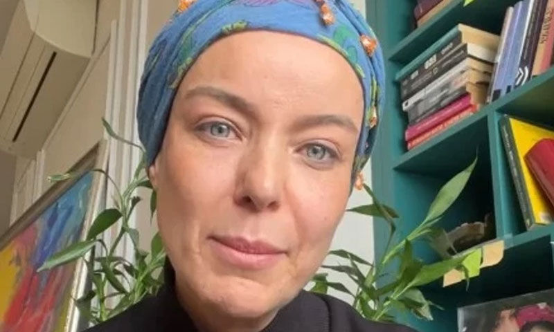 8 ayda 2 kanseri yenmişti! Zor günleri geride bırakan Nursel Ergin yeni imajını paylaştı - 1. Resim