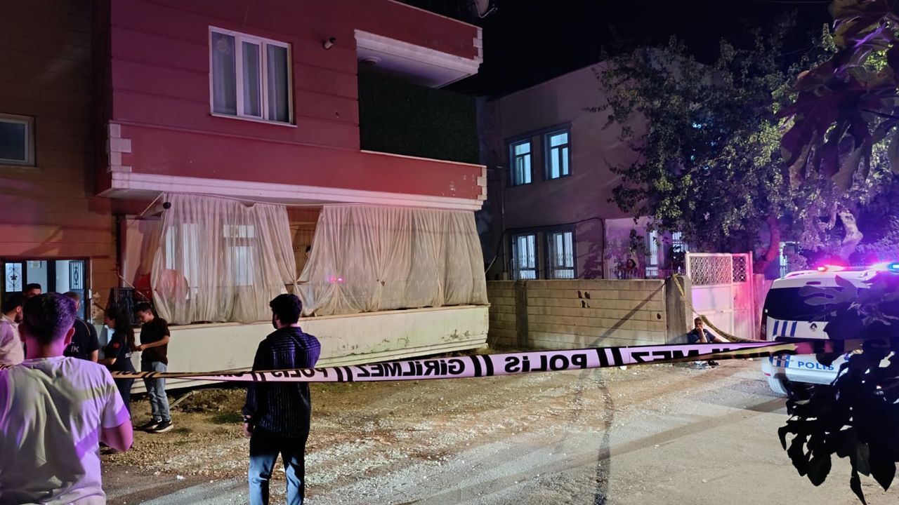 Adıyaman'da korkunç olay: 12 yaşındaki çocuk babasını defalarca bıçakladı! Adıyaman'da korkunç olay: 12 yaşındaki çocuk babasını defalarca bıçakladı!