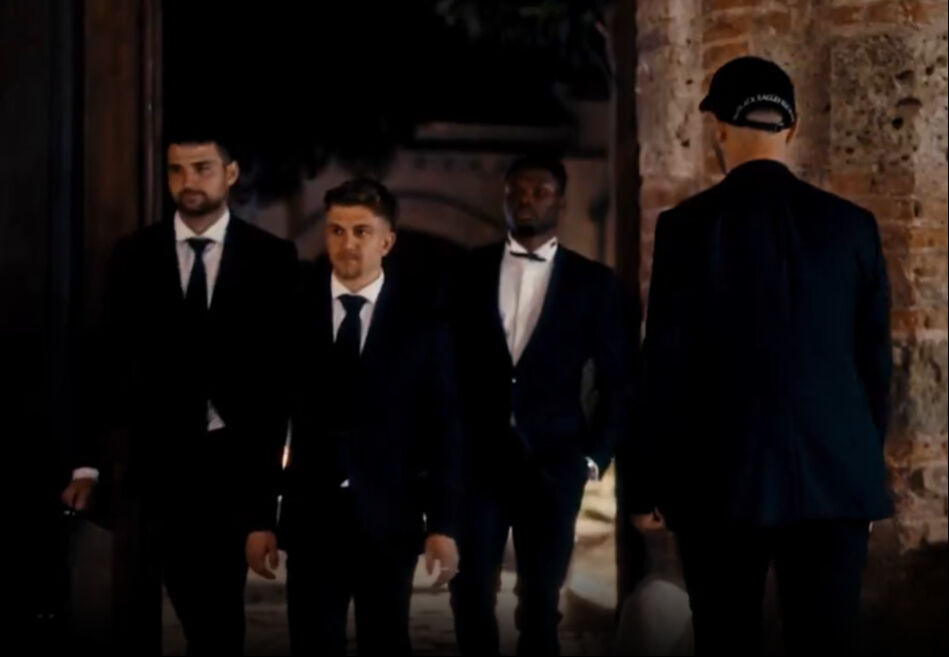 Beşiktaş'tan taraftarı heyecanlandıran transfer sürprizi! Video sonundaki şapkalı kim? - 1. Resim