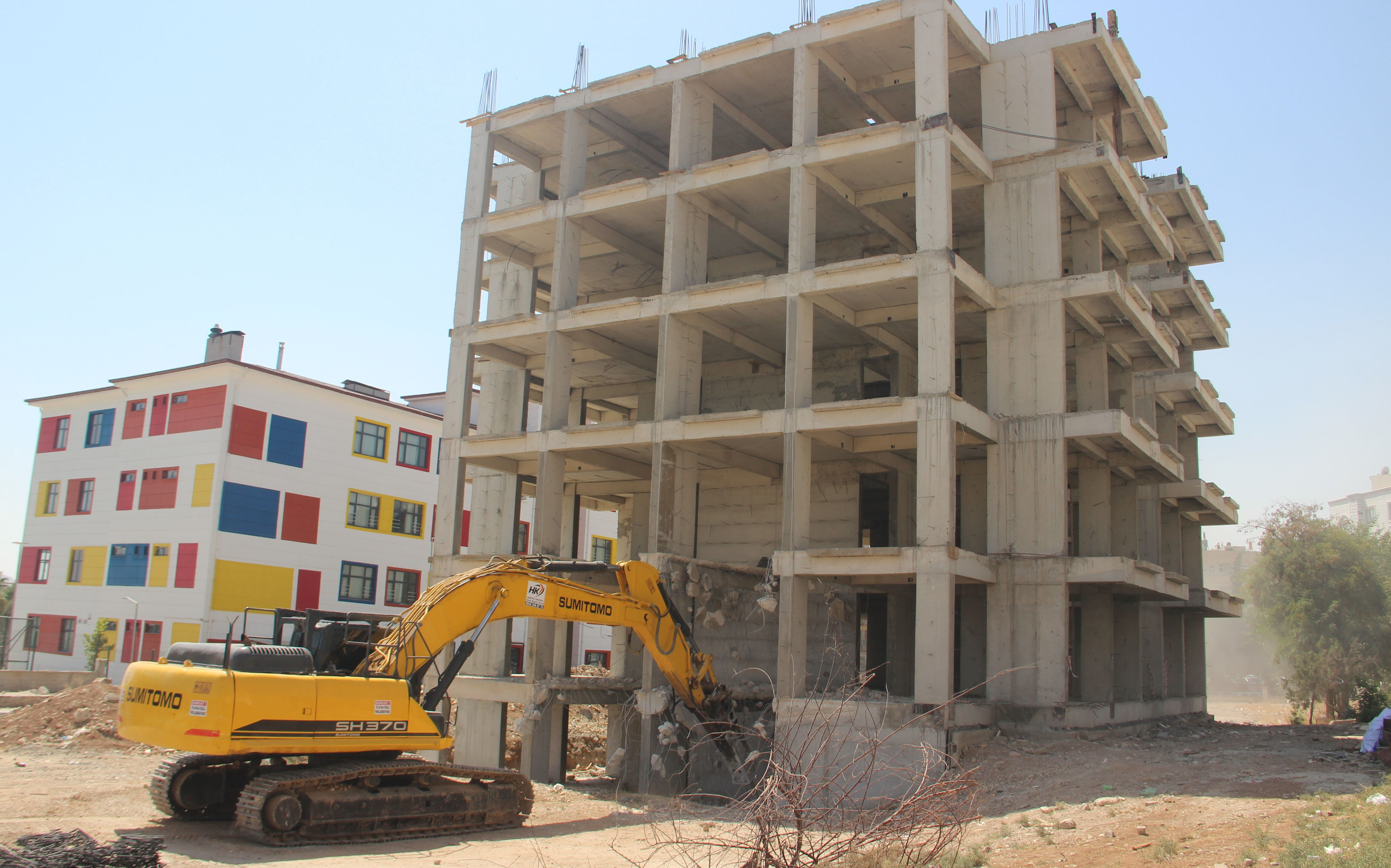 Böylesi görülmedi! Karot testini gören müteahhit kendini ihbar etti, bina yıkıldı Böylesi görülmedi! Karot testini gören müteahhit kendini ihbar etti, bina yıkıldı - 2. Resim