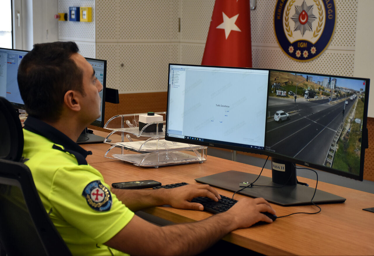 Farkında olmadan cezayı yiyorlar! İşte motosiklet sürücülerini denetleyen uygulamanın arka planı - 1. Resim