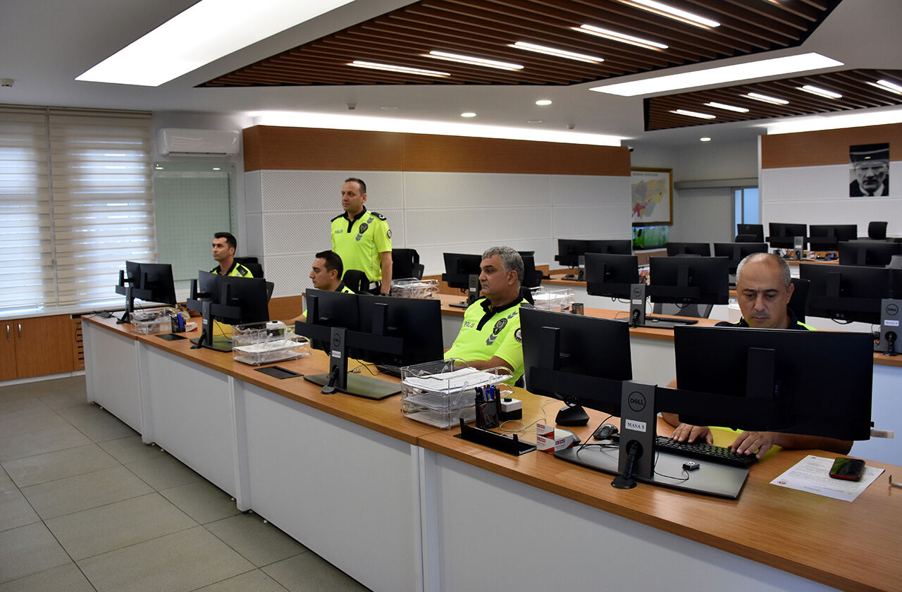 Farkında olmadan cezayı yiyorlar! İşte motosiklet sürücülerini denetleyen uygulamanın arka planı - 2. Resim