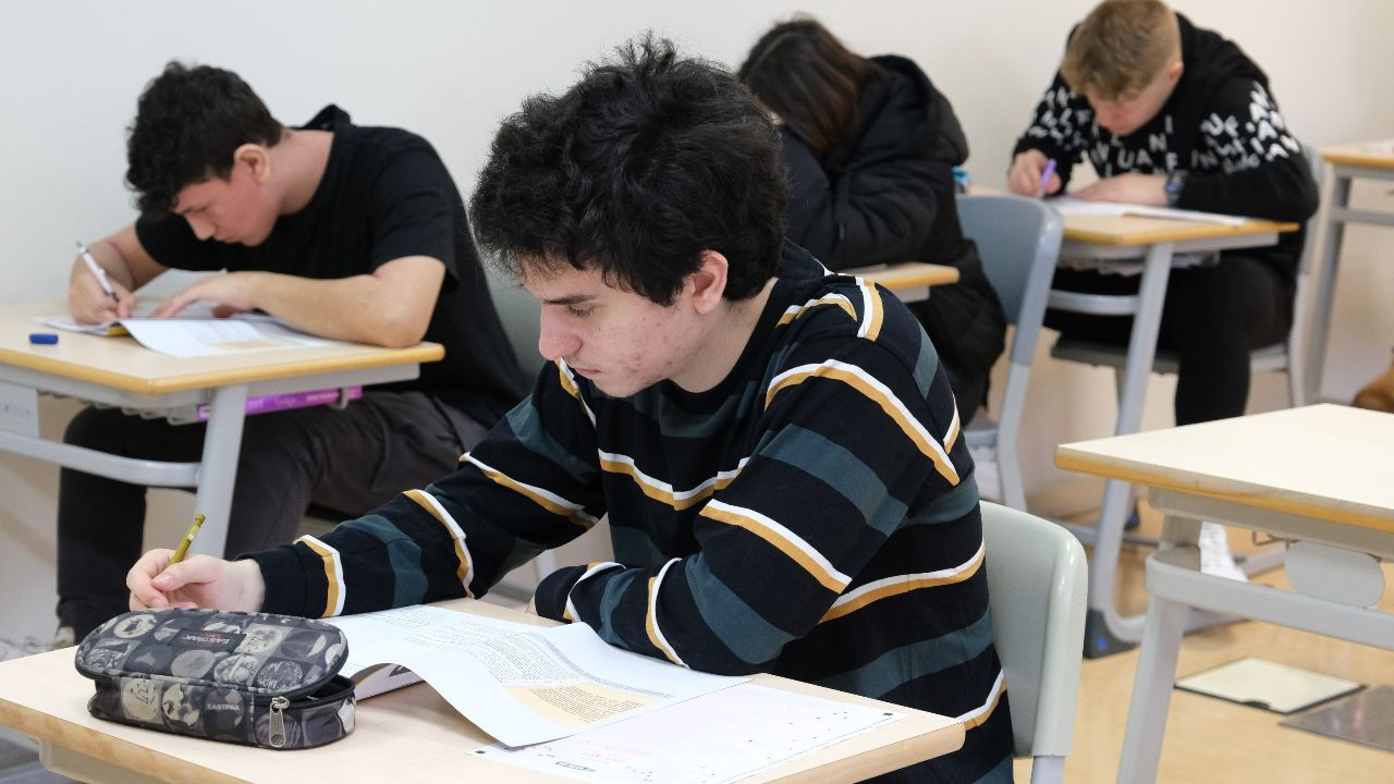 Lisede uyum haftası var mı? 9. sınıf öğrencileri araştırıyor - 2. Resim