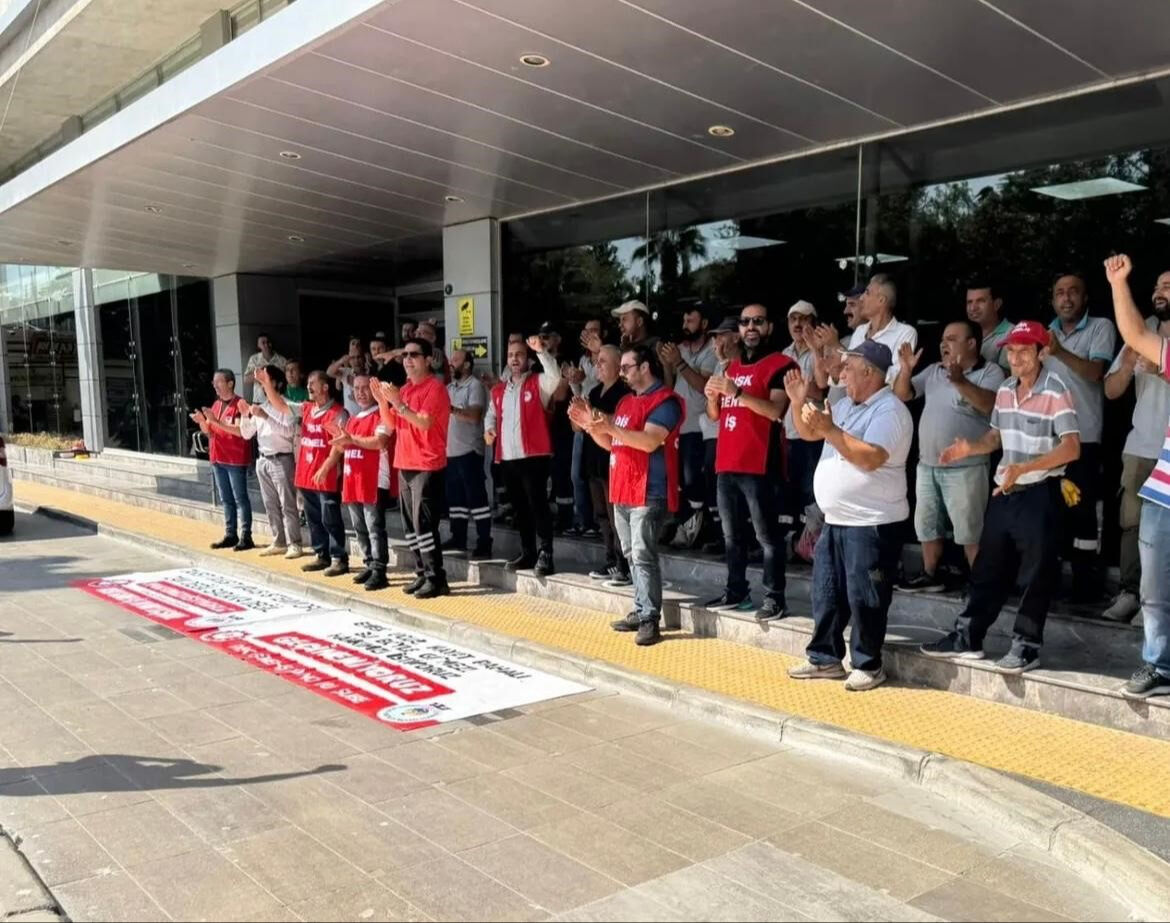 Maaş krizi devam ediyor! 25 gündür çalışmıyorlar, belediye personeli grevde - 1. Resim