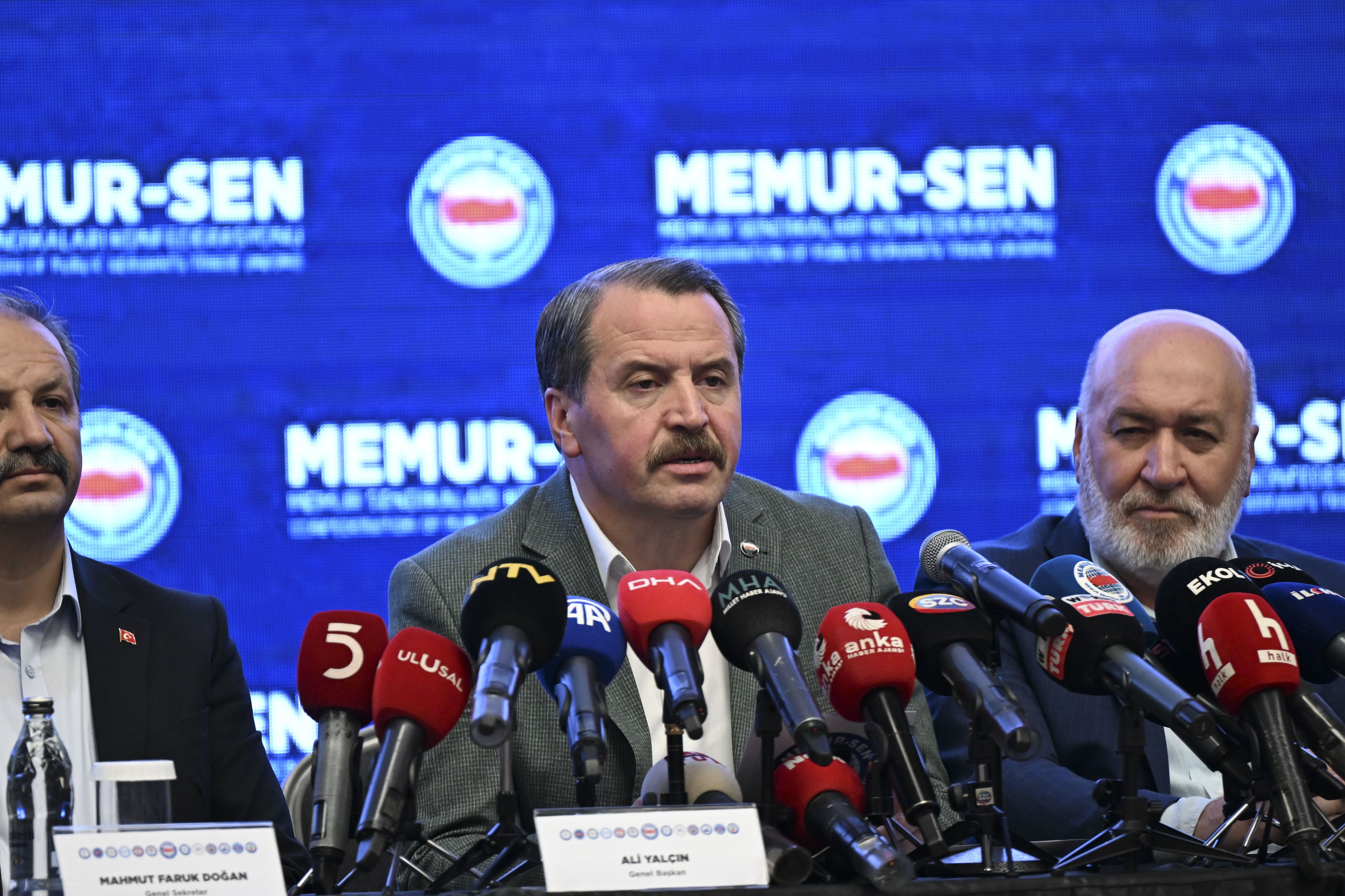 Memur-Sen'den memur zammı sonrası dikkat çeken mesaj: Bu yasayla devam etmek mümkün değil - 2. Resim