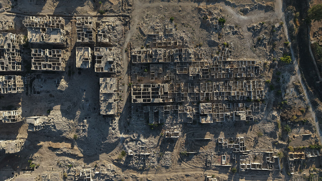 Onu görenler hayret ediyor! Yıllar sonra evine dönen Suriyeli arkadaşlarına seslendi - 8. Resim