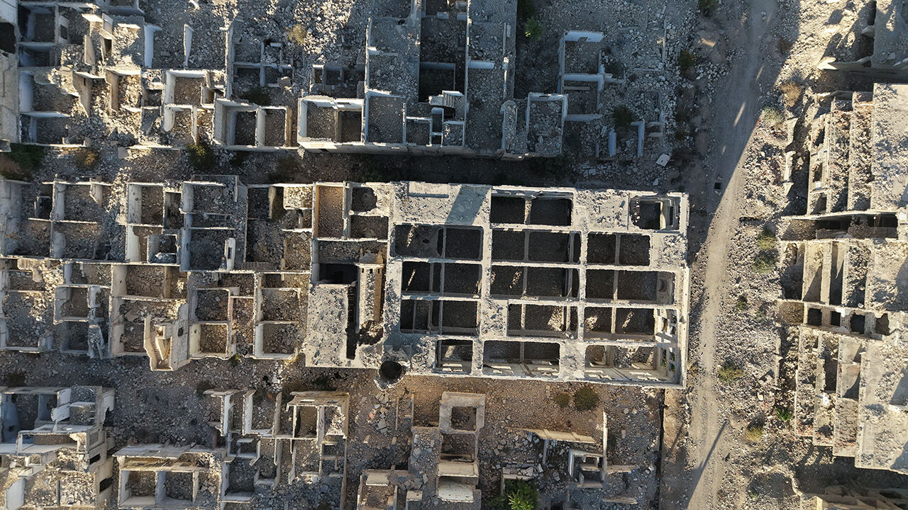 Onu görenler hayret ediyor! Yıllar sonra evine dönen Suriyeli arkadaşlarına seslendi - 9. Resim