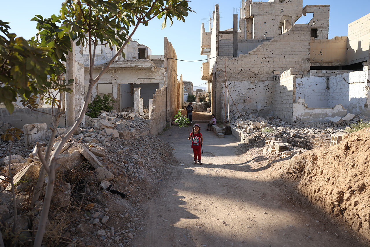 Onu görenler hayret ediyor! Yıllar sonra evine dönen Suriyeli arkadaşlarına seslendi - 5. Resim