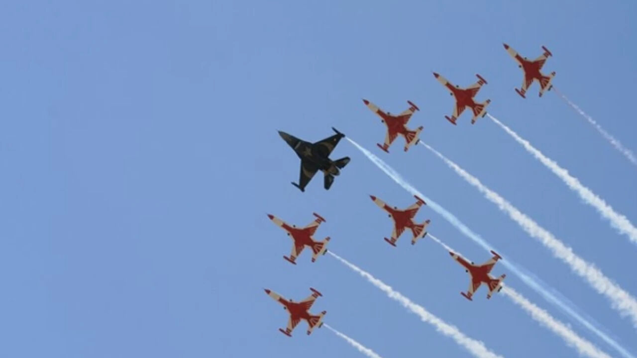 SOLOTÜRK Manisa gösteri uçuşu ne zaman saat kaçta? - 2. Resim