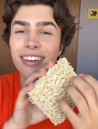 13 yaşındaki fenomenden acı haber! Sosyal medya akımının kurbanı oldu - 2. Resim