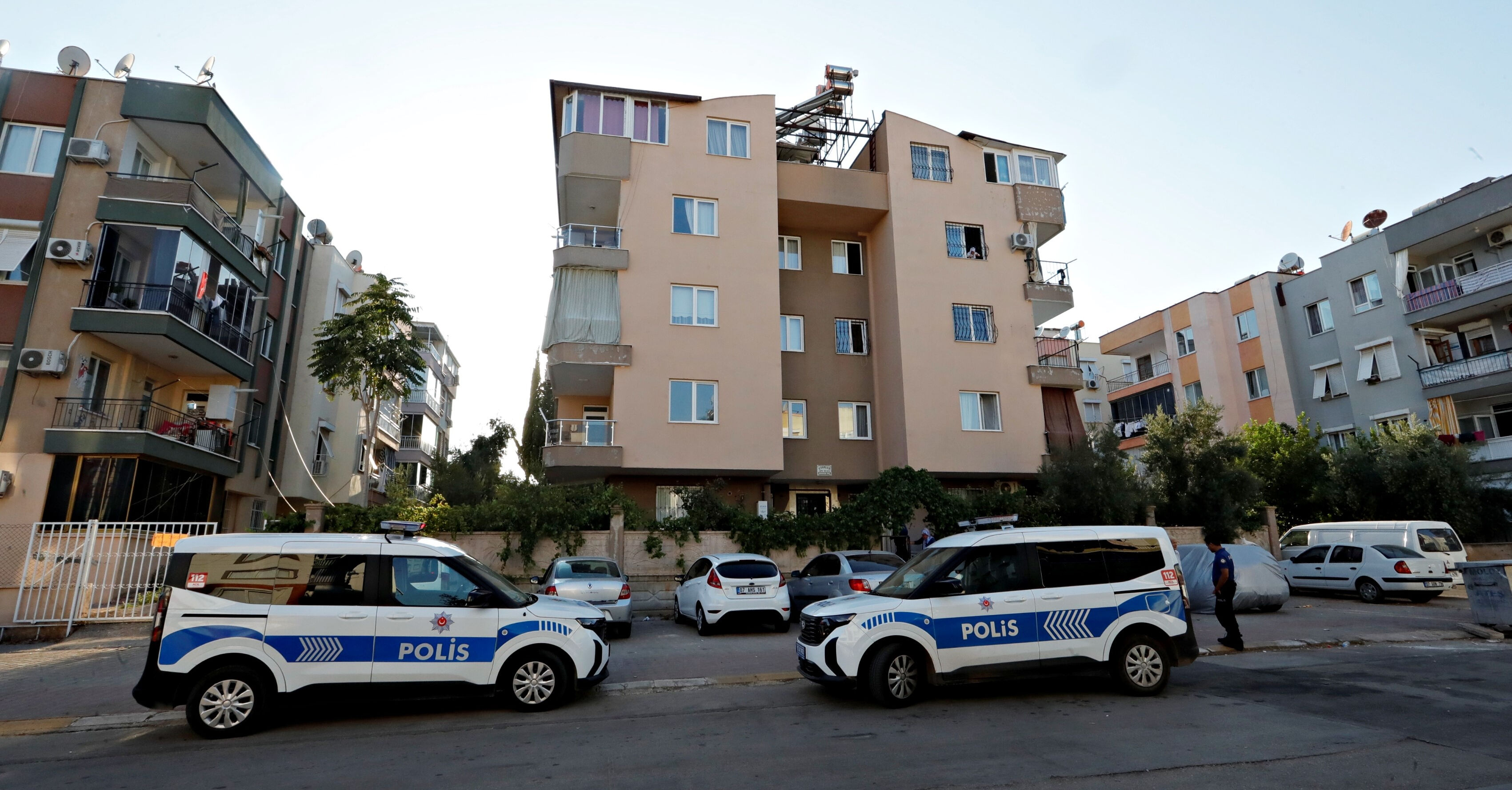 Antalya'da 'yaşlı çift' alarmı! Komşular, ekipleri harekete geçirdi - 1. Resim