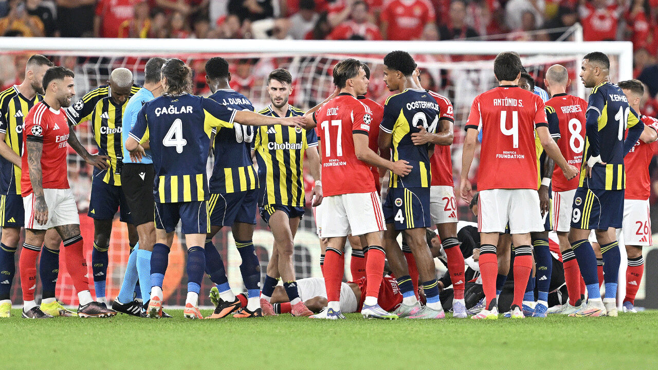 Benfica maçına damga vuran olay! Yedek kulübesindeki tartışma kamerada - 1. Resim