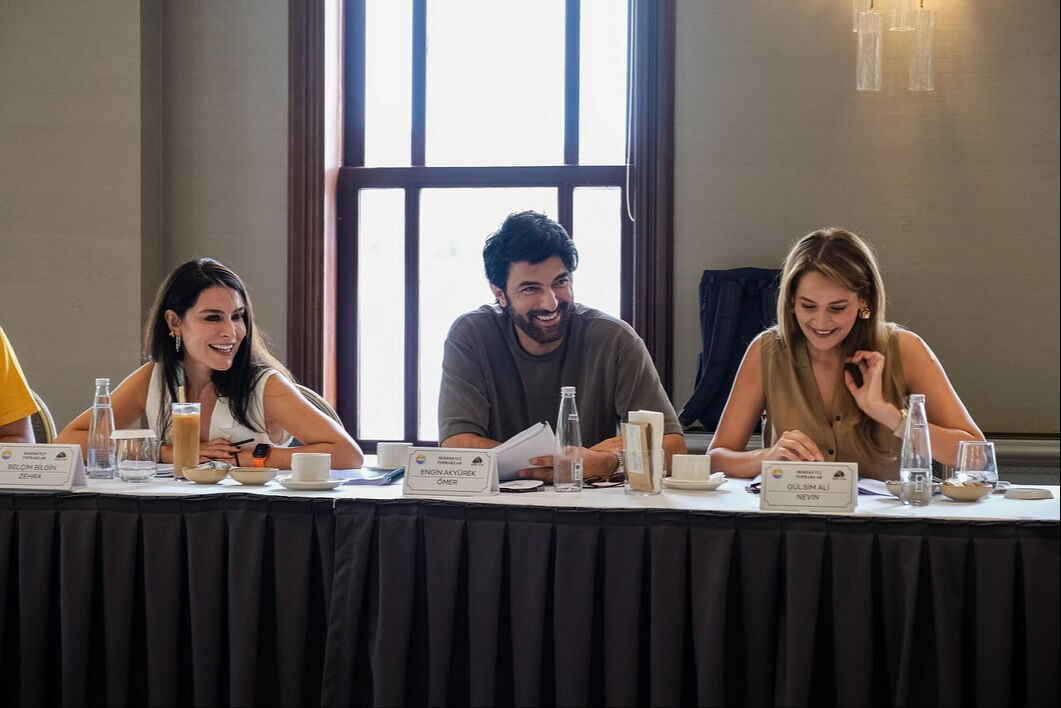 Bereketli Topraklar dizisi ne zaman başlıyor? Engin Akyürek ve Gülsim Ali başrolde! - 1. Resim