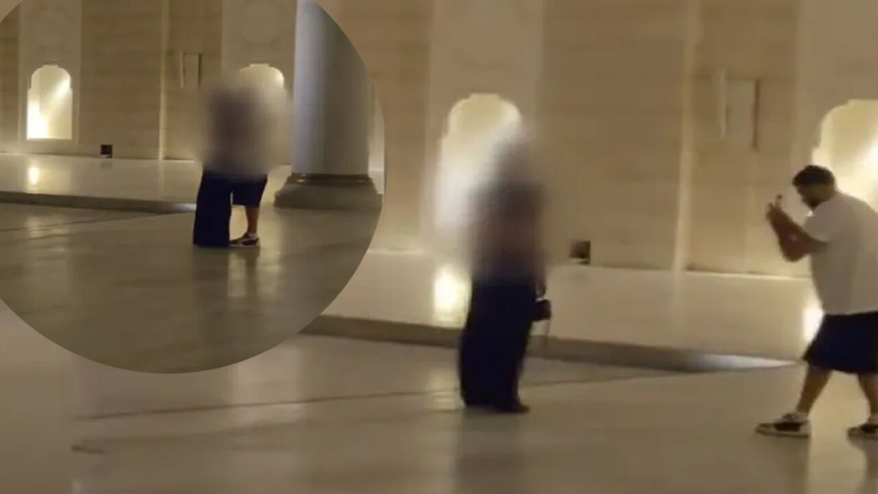 Bu kadarına da pes... Çoluk çocuk dinlemediler! Büyük Çamlıca Camii'nde öpüştüler Bu kadarına da pes... Çoluk, çocuk dinlemediler! Büyük Çamlıca Camii'nde öpüştüler - 1. Resim