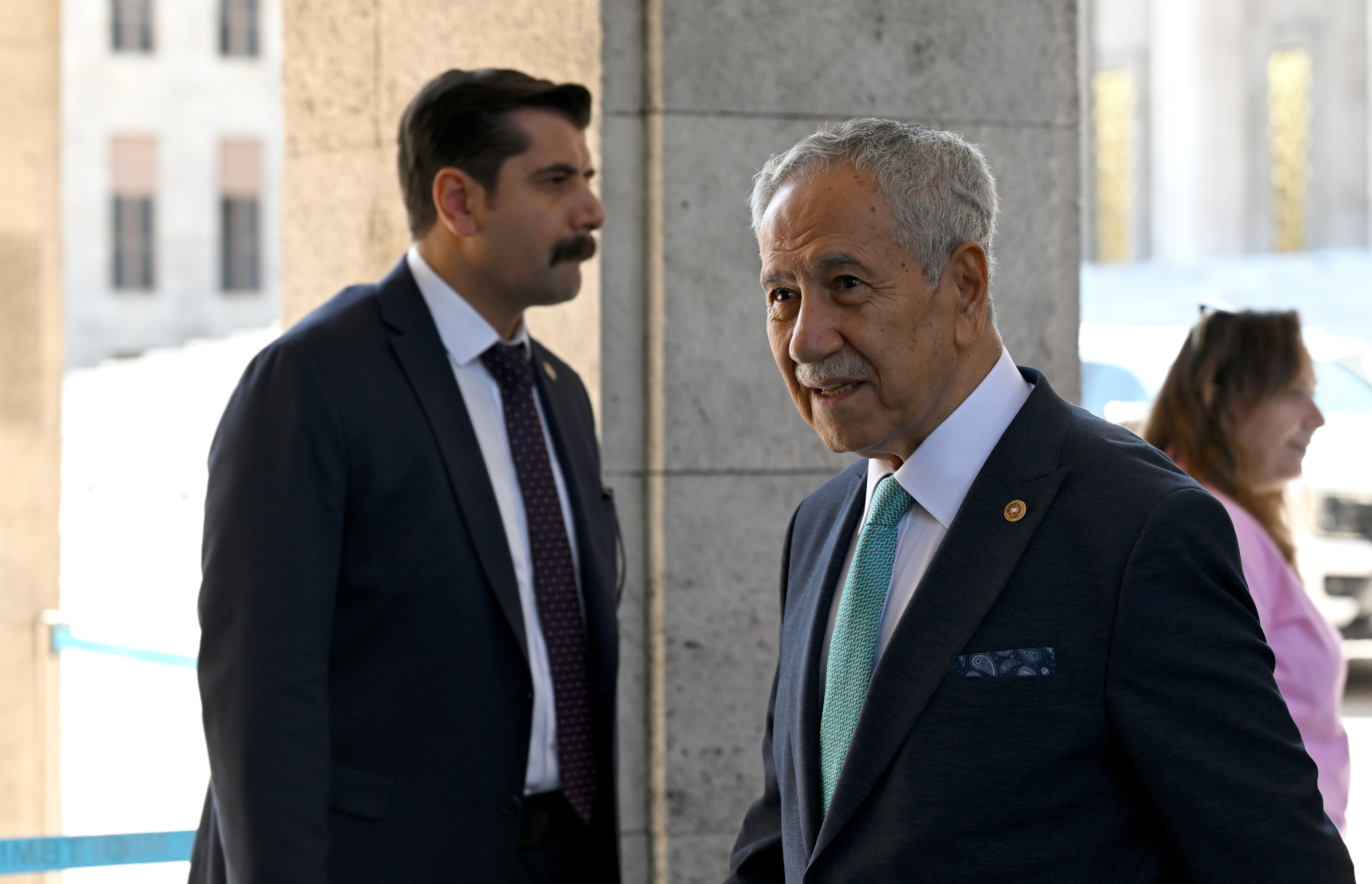 Bülent Arınç'tan komisyona damga vuran sözler: Umut hakkı mutlaka uygulanmalıdır - 3. Resim