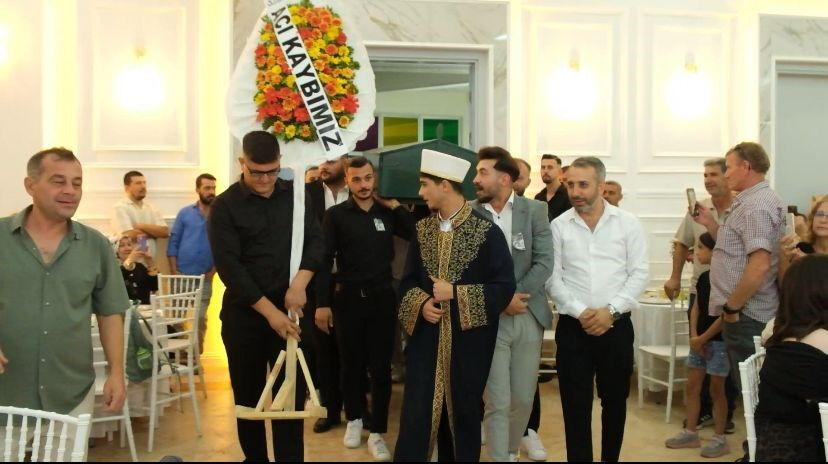 Düğünde yeni evli çifte şok! Damat için cenaze töreni düzenlendi - 1. Resim