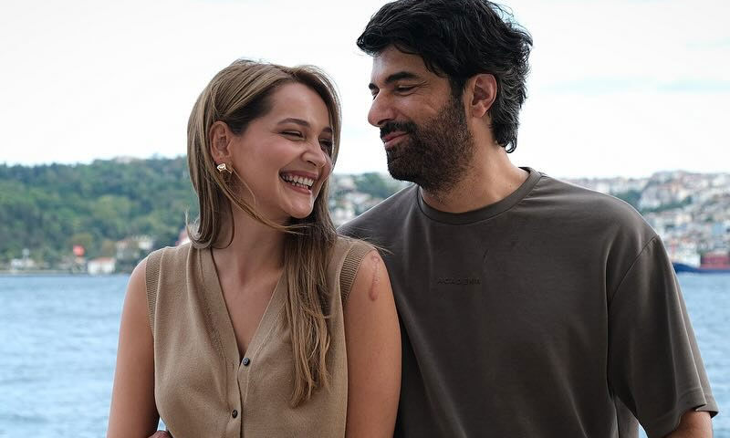 Engin Akyürek ile Gülsim Ali’yi buluşturan Bereketli Topraklar’dan ilk kareler geldi! Herkes aynı yorumu yaptı - 2. Resim