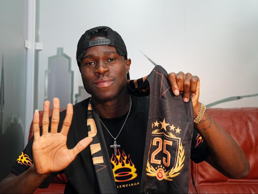 Galatasaray'ın iki efsanesini andı! Singo'nun ilk sözleri dikkat çekti - 2. Resim