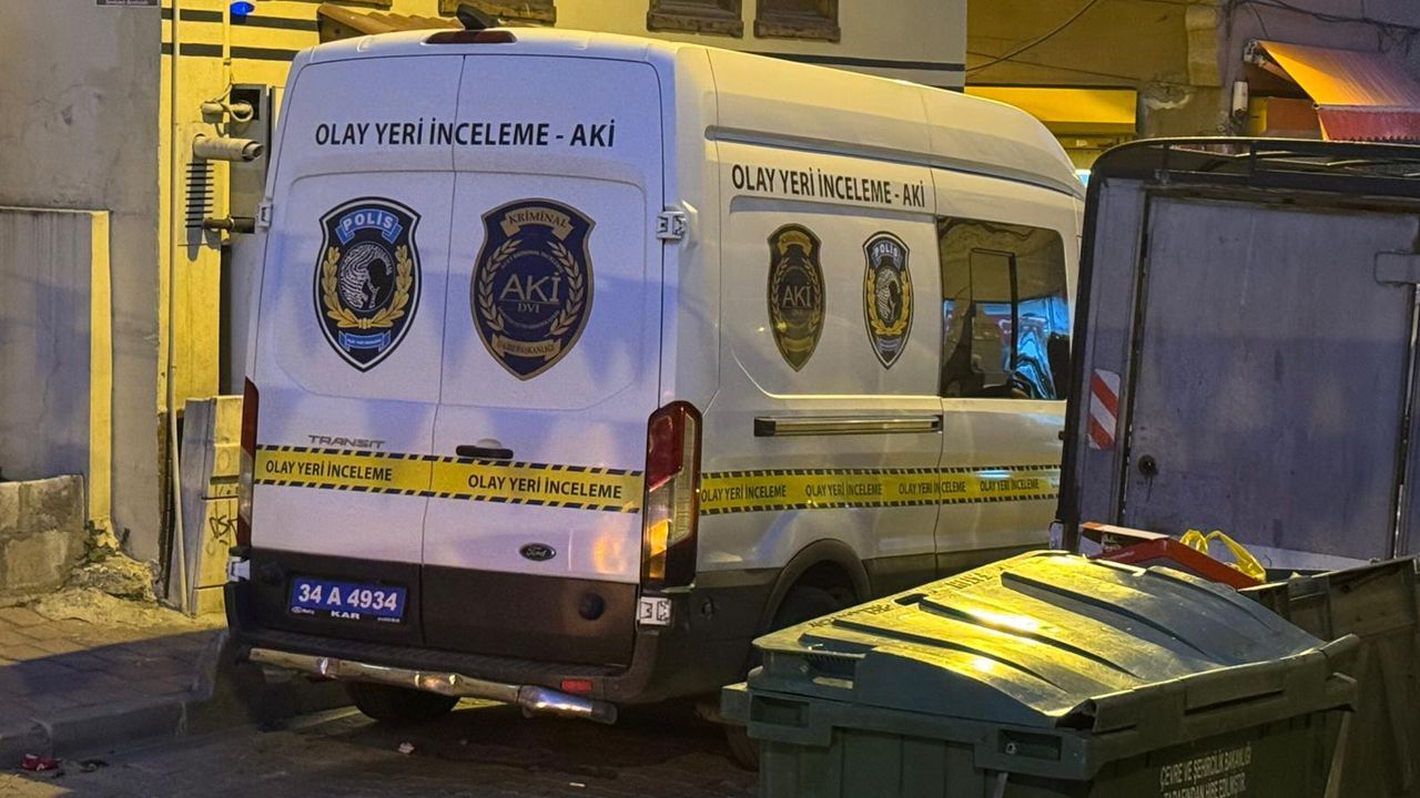 İstanbul'un göbeğinde kan donduran olay: İnşaat malzemeleri dükkanındaki kuyudan ceset çıktı İstanbul'un göbeğinde kan donduran olay: İnşaat malzemeleri dükkanındaki kuyudan ceset çıktı