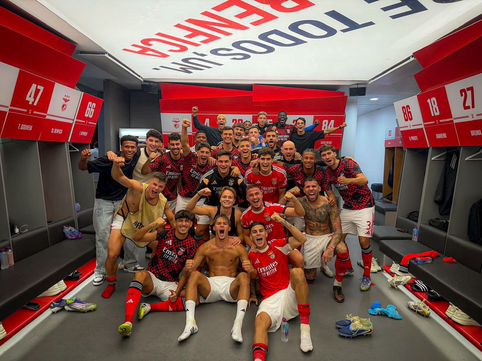 Kerem galibiyet pozuna katılmadı! Sebebi belli oldu - 1. Resim