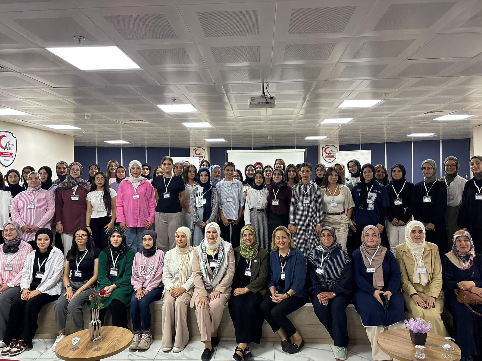 Kıbrıs'tan Afyonkarahisar'a kardeşlik köprüsü: 50 genç tarihî alanlarda - 1. Resim