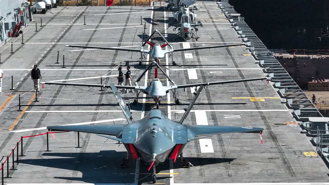 Selçuk Bayraktar TGRT Haber'de: Herkesi Mavi Vatan'ın kalbinin attığı yere bekliyoruz - 1. Resim