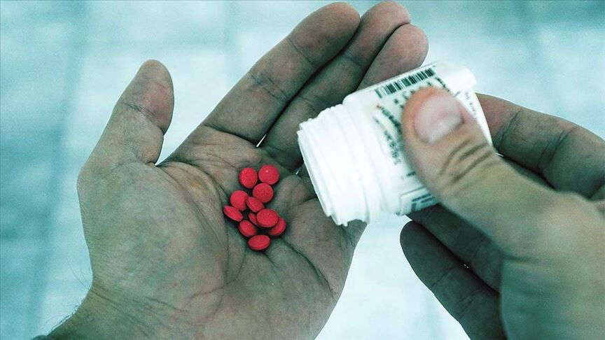 Sosyal medya bununla çalkalanıyor! Torunlarının dondurmasına uyuşturucu karıştırdı: Yakayı böyle ele verdi - 2. Resim