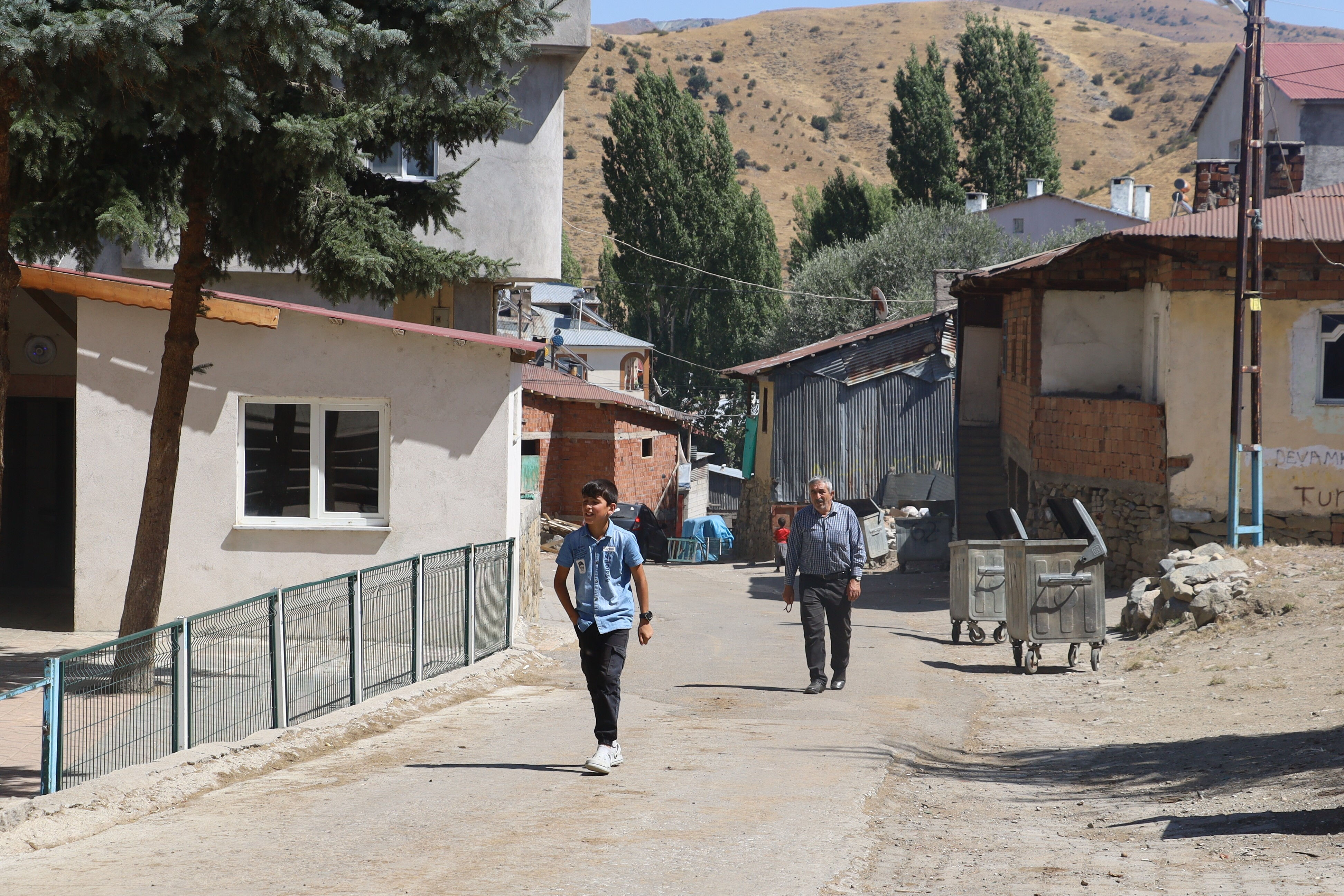 12 yıllık beklenti gerçek oldu! Köyde 7'den 70'e herkes havalara uçuyor: Mutluluktan 15 gündür uyku uyuyamıyoruz - 4. Resim