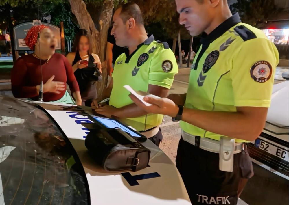 Alkollü yakalandı! Ehliyetine el konulunca söylediklerine inanamayacaksınız Alkollü yakalandı! Ehliyetine el konulunca söylediklerine inanamayacaksınız - 2. Resim