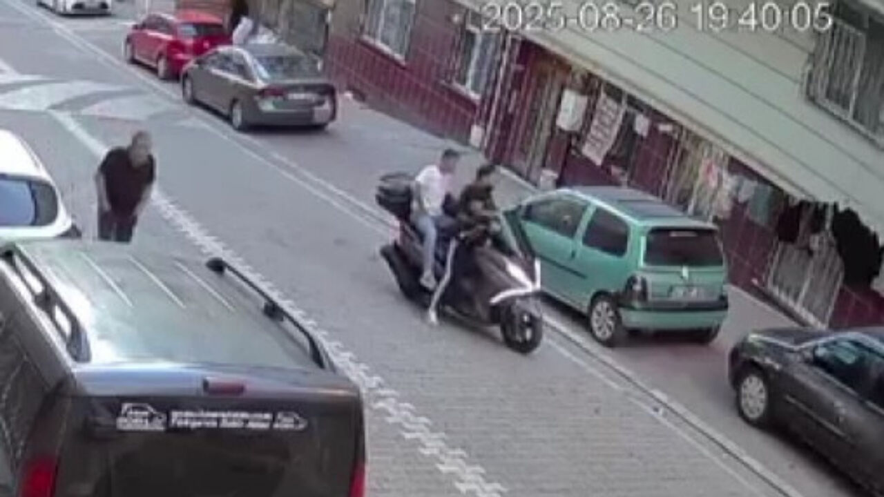 Esenyurt'ta miras kavgası! Ablasına tehditler savurdu, yetmedi arabasının camını indirdi - 1. Resim