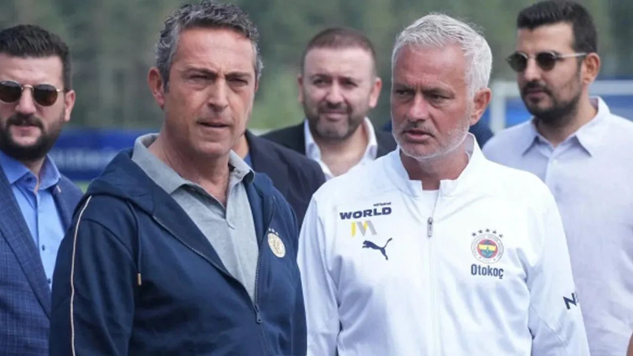 Fenerbahçe'de kritik zirve sona erdi: İşte Mourinho'nun yerine teklif götürülen isimler Fenerbahçe'de kritik zirve sona erdi: İşte Mourinho'nun yerine teklif götürülen isimler