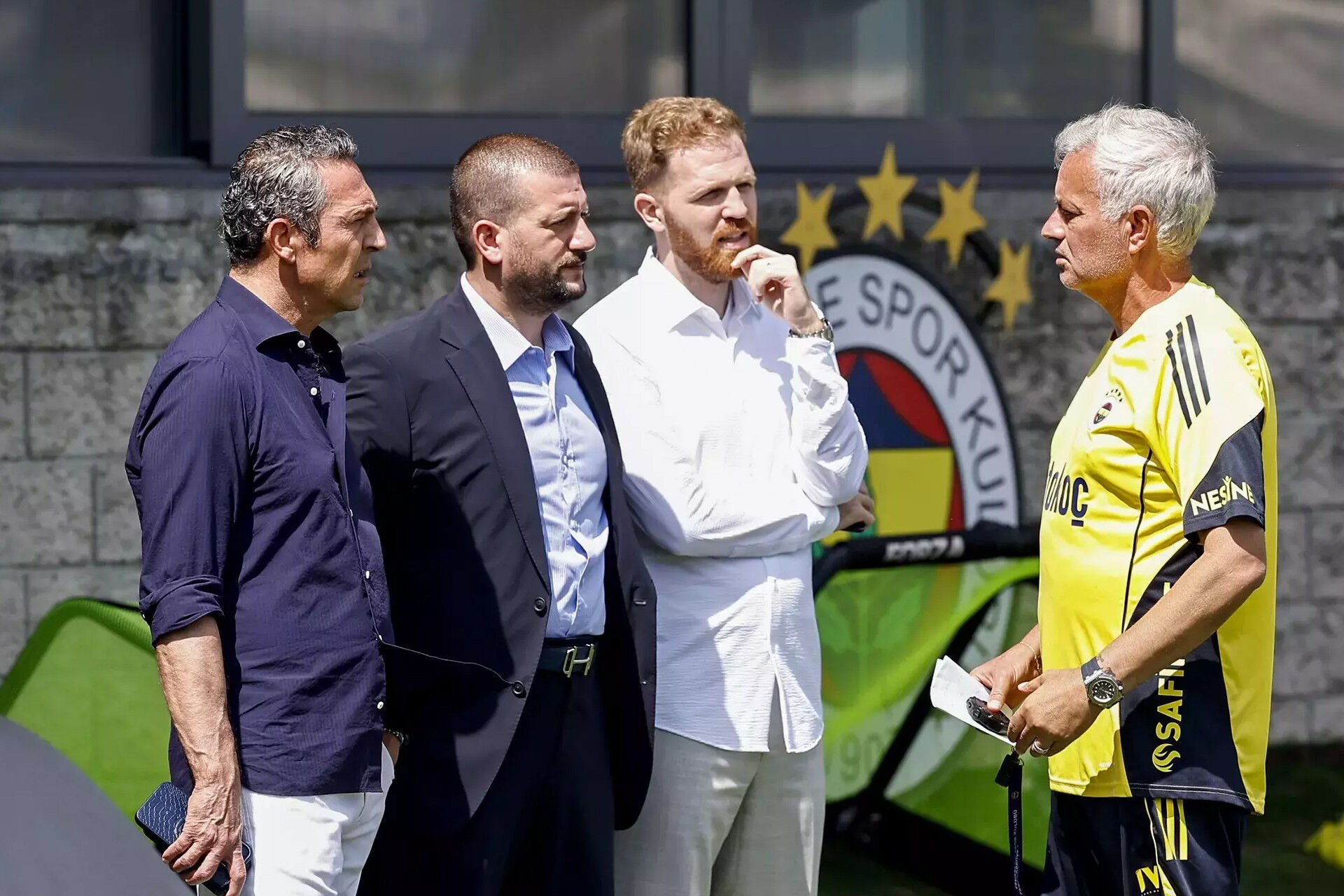 Fenerbahçe'de kritik zirve sona erdi: İşte Mourinho'nun yerine teklif götürülen 4 isim - 1. Resim