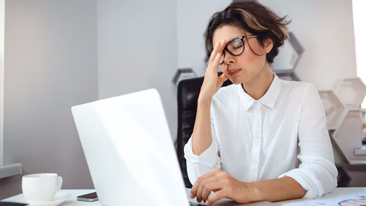 Kadın için iş hayatı çok zor! İş arama platformları taciz sahasına döndü - 1. Resim