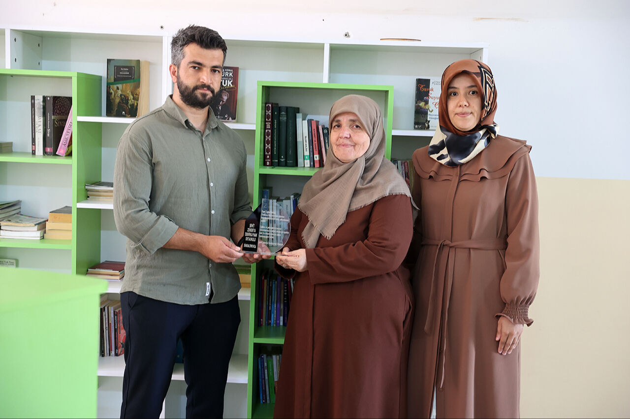 Kanser hastası ağabeyin hayali gerçekleşti! Recep Özyurt'un adı kütüphanede yaşayacak - 2. Resim