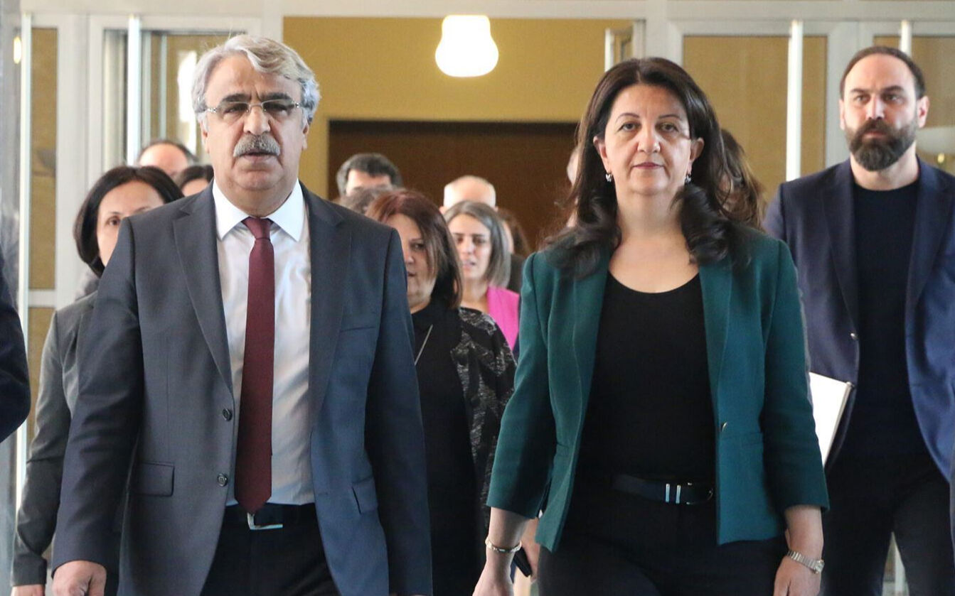 Öcalan'la görüşen DEM heyetinden açıklama: Yeni bir aşamaya vurgu yaptı - 1. Resim