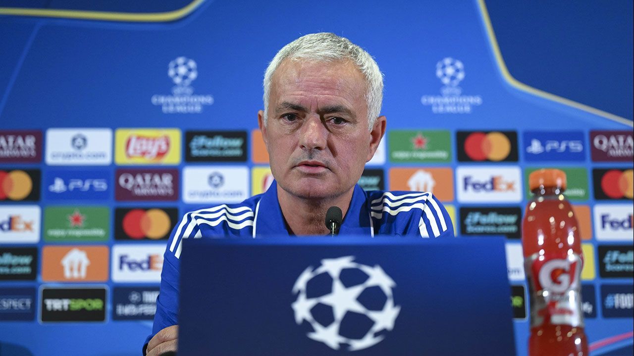 Sınıfta kaldılar! Benfica'ya elenen Fenerbahçe bir kere daha hüsranı yaşıyor Sınıfta kaldılar! Benfica'ya elenen Fenerbahçe bir kere daha hüsranı yaşıyor