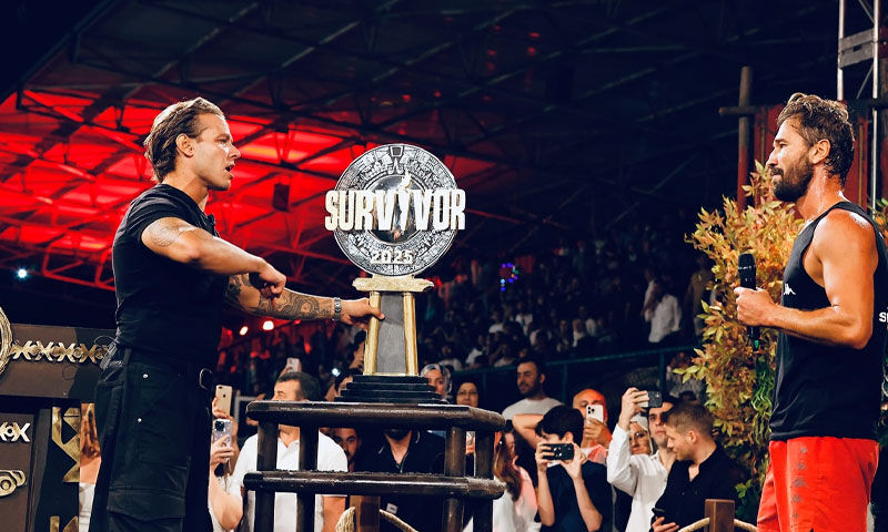 Survivor Murat Ceylan’ın aracı kamyonetin altına girdi! Sağlık durumu açıklaması gecikmedi Survivor Murat Ceylan’ın aracı kamyonetin altına girdi! Sağlık durumu açıklaması gecikmedi - 1. Resim