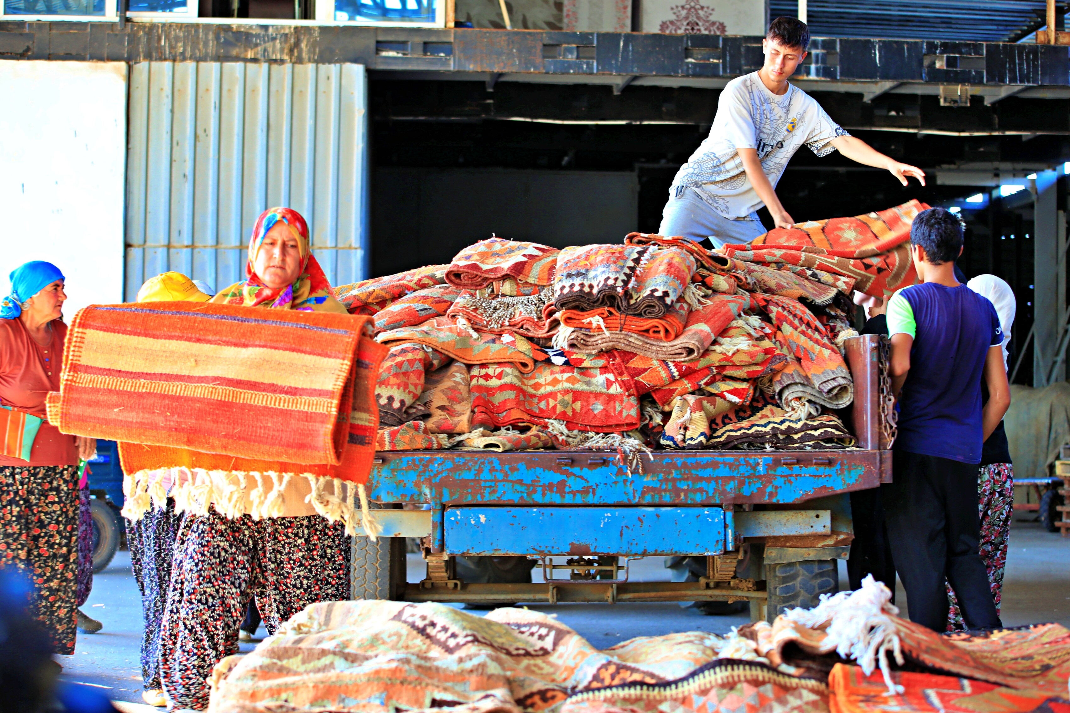 20 binden fazlası var, yurt dışından bile geliyor! Milyonluk 'hasat' için geceleri nöbet tutuyorlar - 1. Resim