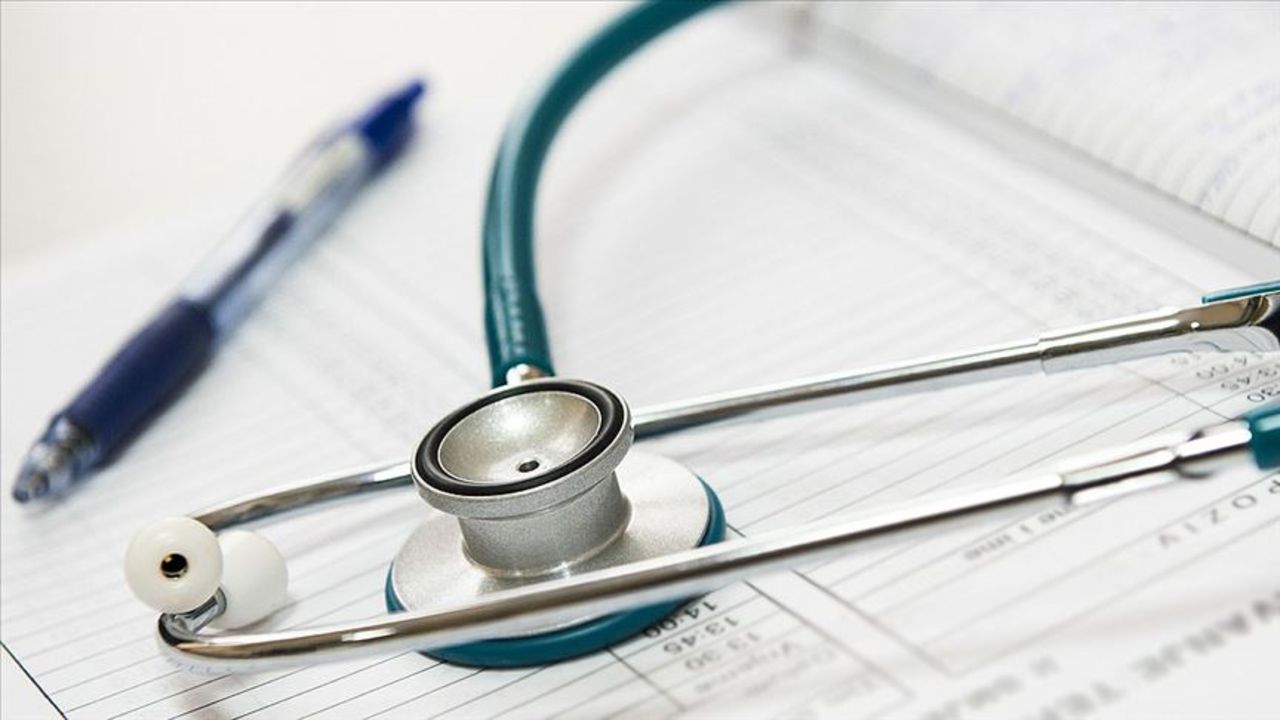 200 yıllık stetoskopa yapay zeka dokunuşu! Saniyeler içinde 3 tür kalp hastalığı teşhis ediyor 200 yıllık stetoskopa yapay zeka dokunuşu! Saniyeler içinde 3 tür kalp hastalığı teşhis ediyor