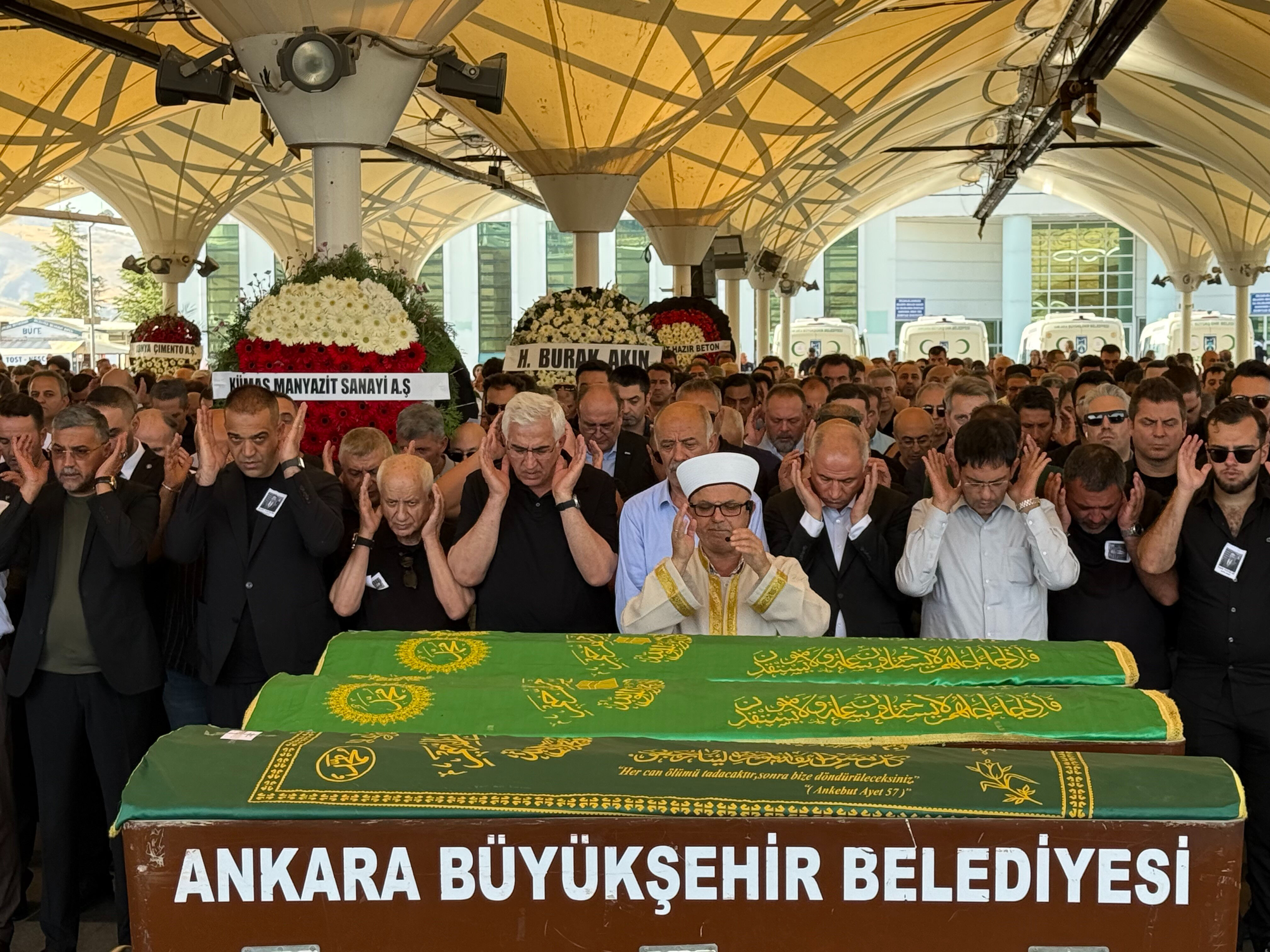 Ankara'da feci kazada can vermişti! İş adamı son yolculuğuna uğurlandı - 1. Resim