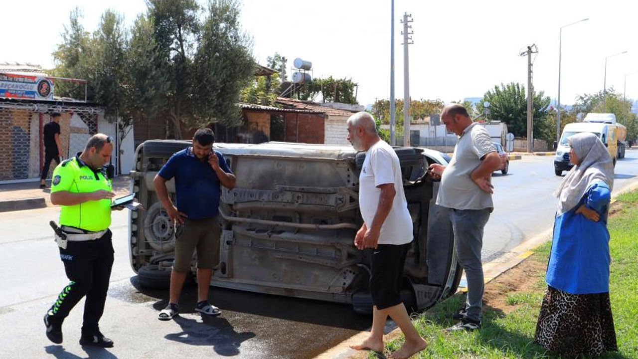 Antalya’da feci kaza! Yan yatan araçtan 4 kişi de yara almadan çıktı - 1. Resim
