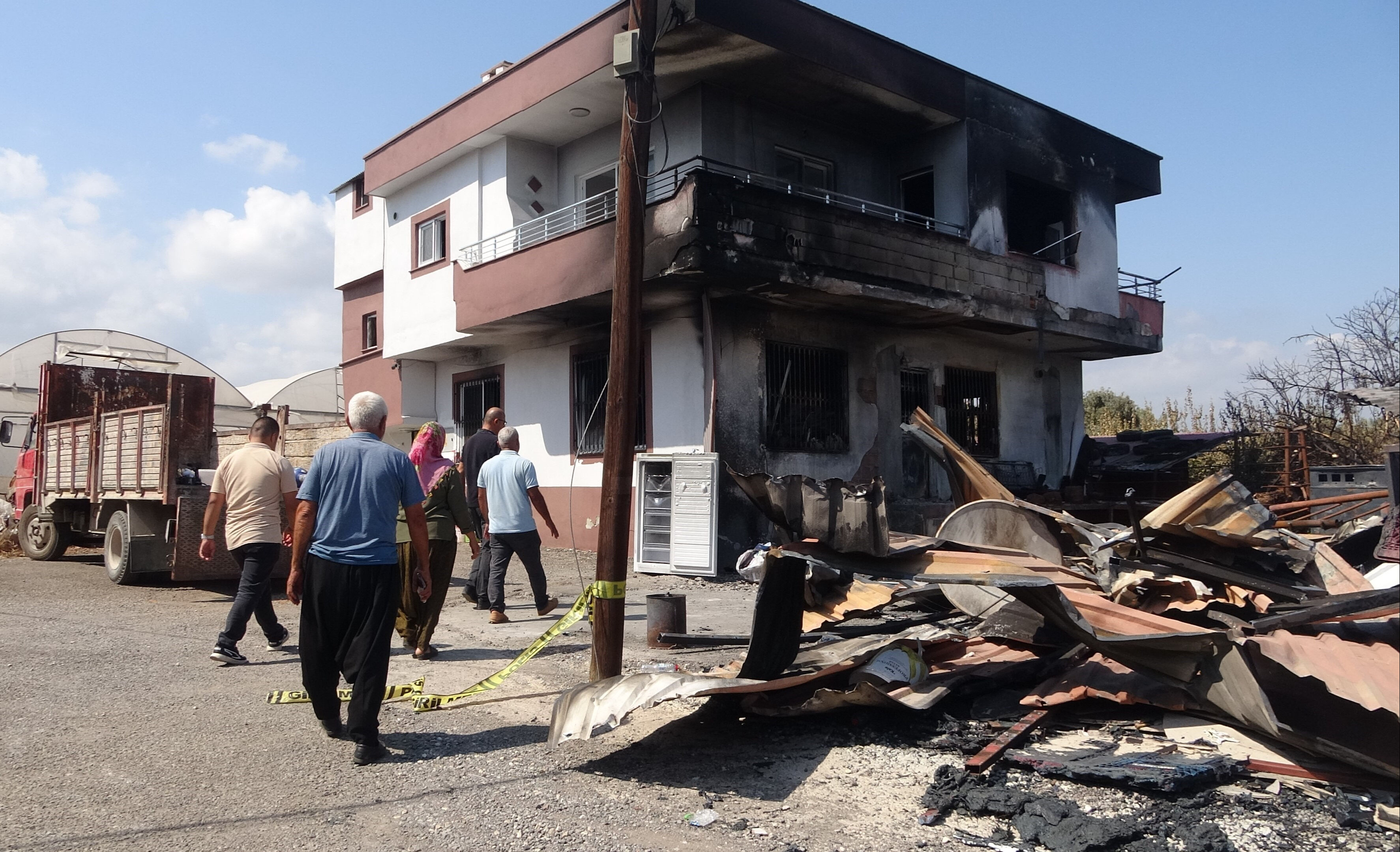 Düğünü bırakıp eve koştu, gördüğüyle yıkıldı! Facianın arkasındaki isim 'komşu' çıktı - 3. Resim