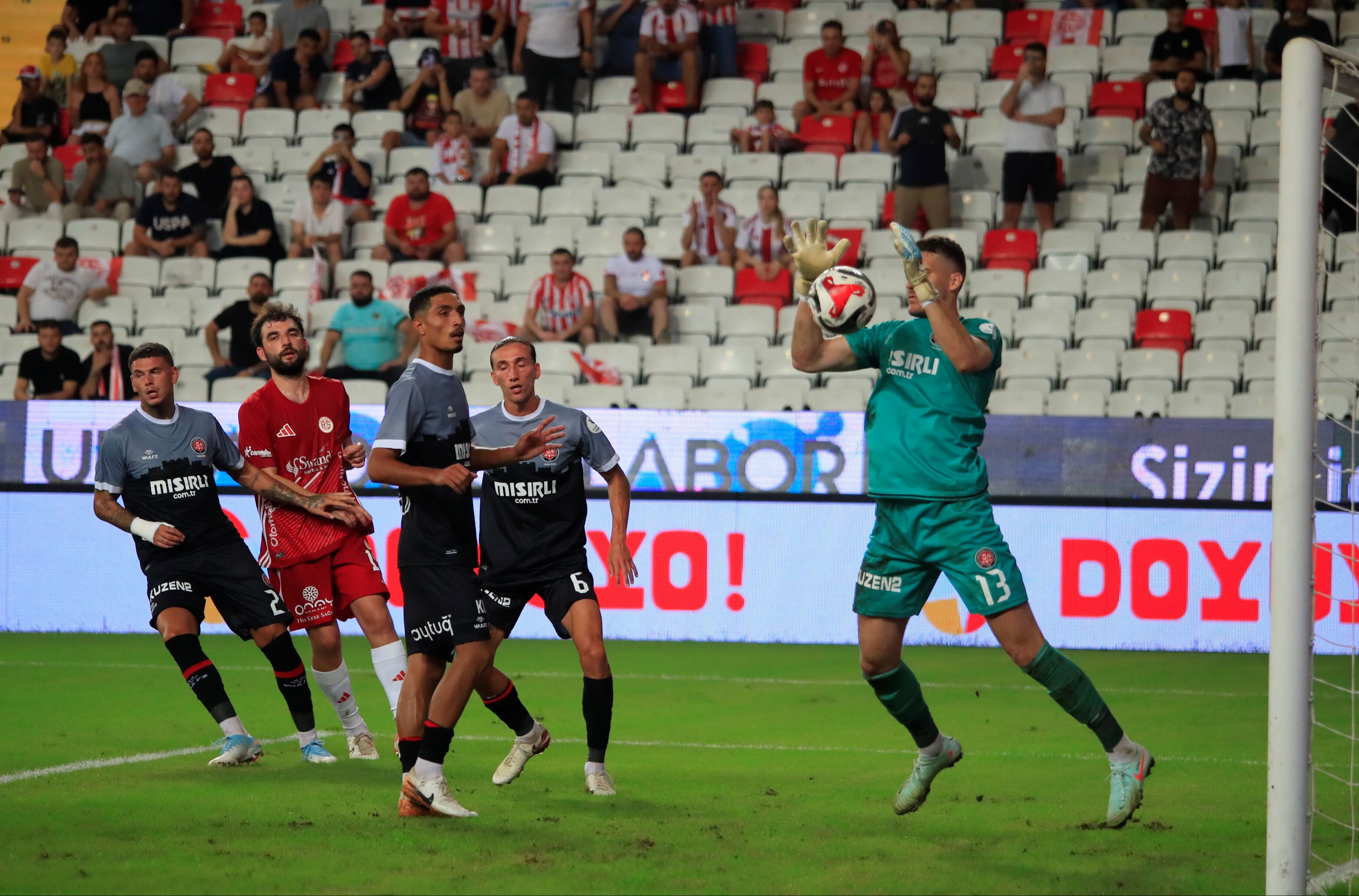 Galibiyet 90+3'te geldi! Fatih Karagümrük, Antalyaspor deplasmanından 3 puanla döndü - 1. Resim