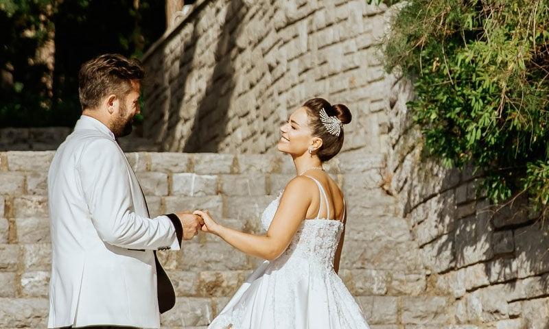 Küçük Sırlar’ın Arzu’su İpek Karapınar yönetmen Ali Balcı ile sessiz sedasız evlendi! - 4. Resim