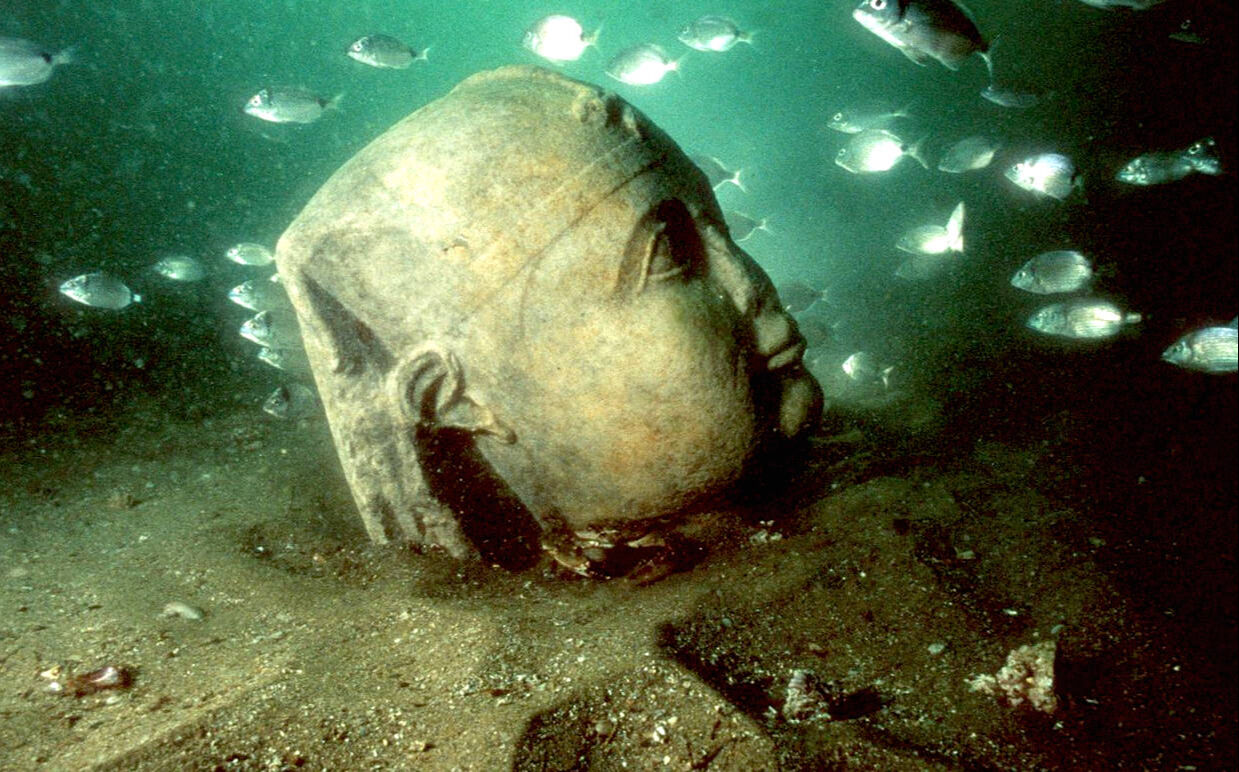 Limanı, kendine has binaları ve sfenksleriyle suyun altında 'gizemli' bir şehir! Canopus'un hazineleri yıllar sonra gün yüzüne çıktı - 2. Resim