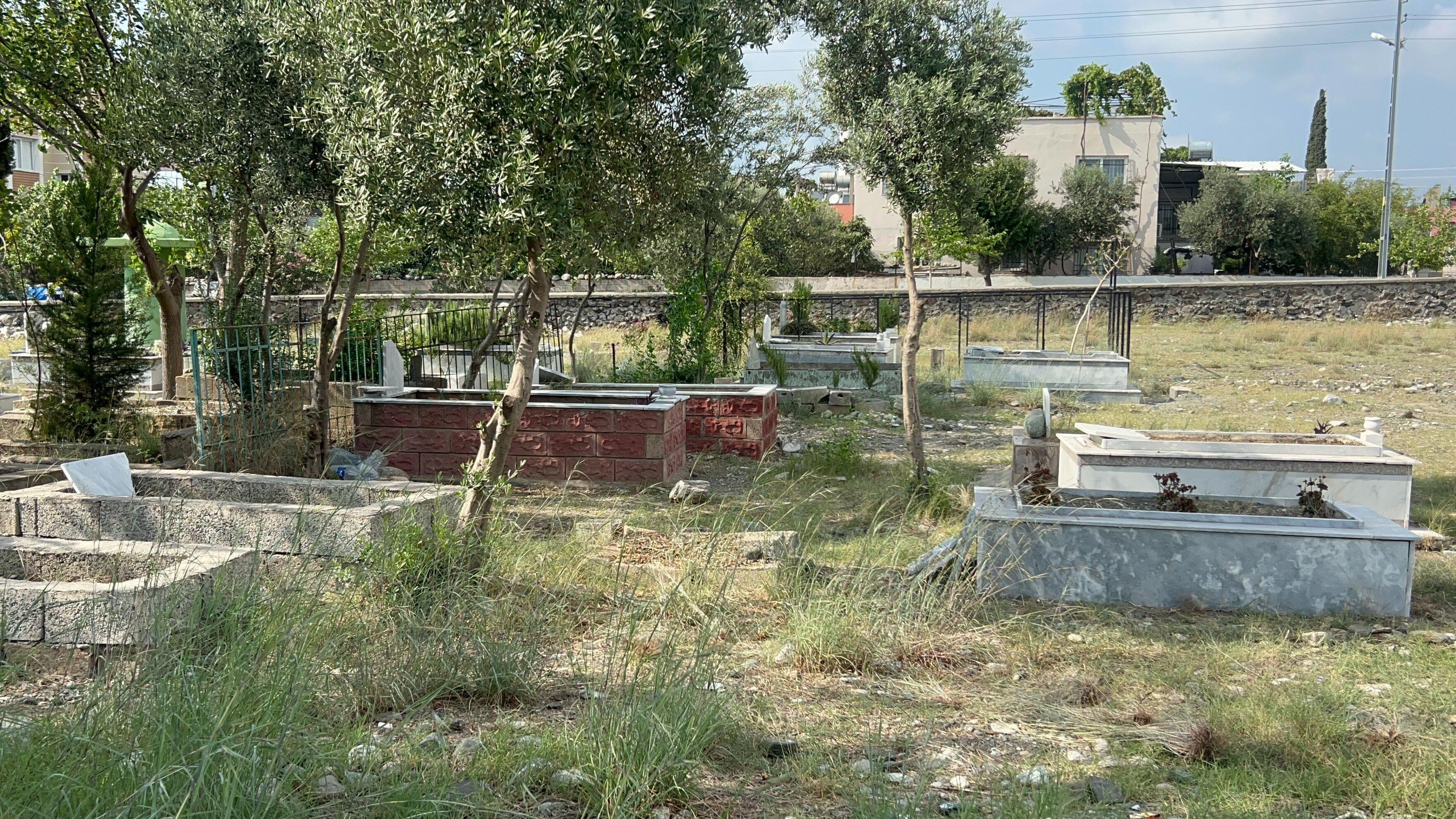 Mezarlar tahrip edildi, ekipler harekete geçti! Altından bambaşka bir gerçek çıktı - 1. Resim