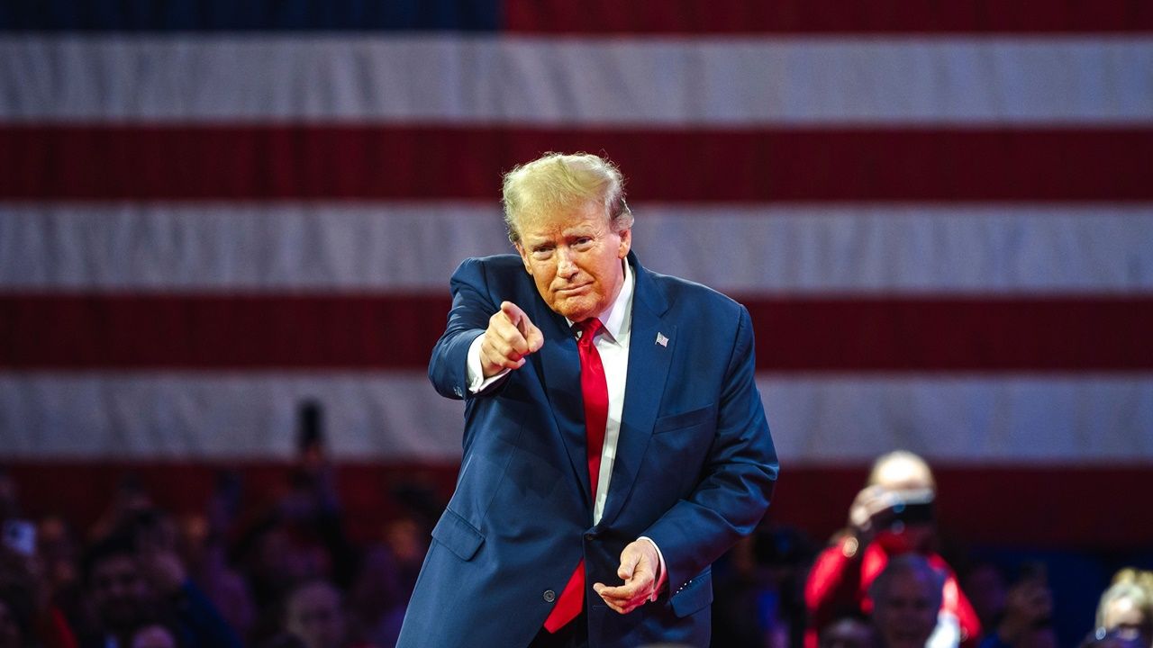 Trump'ın Fed üyesi Cook'u görevden alması kriz çıkardı! "Ekonomiyi mahvedecek!" Trump'ın Fed üyesi Cook'u görevden alması kriz çıkardı! "Ekonomiyi mahvedecek!"