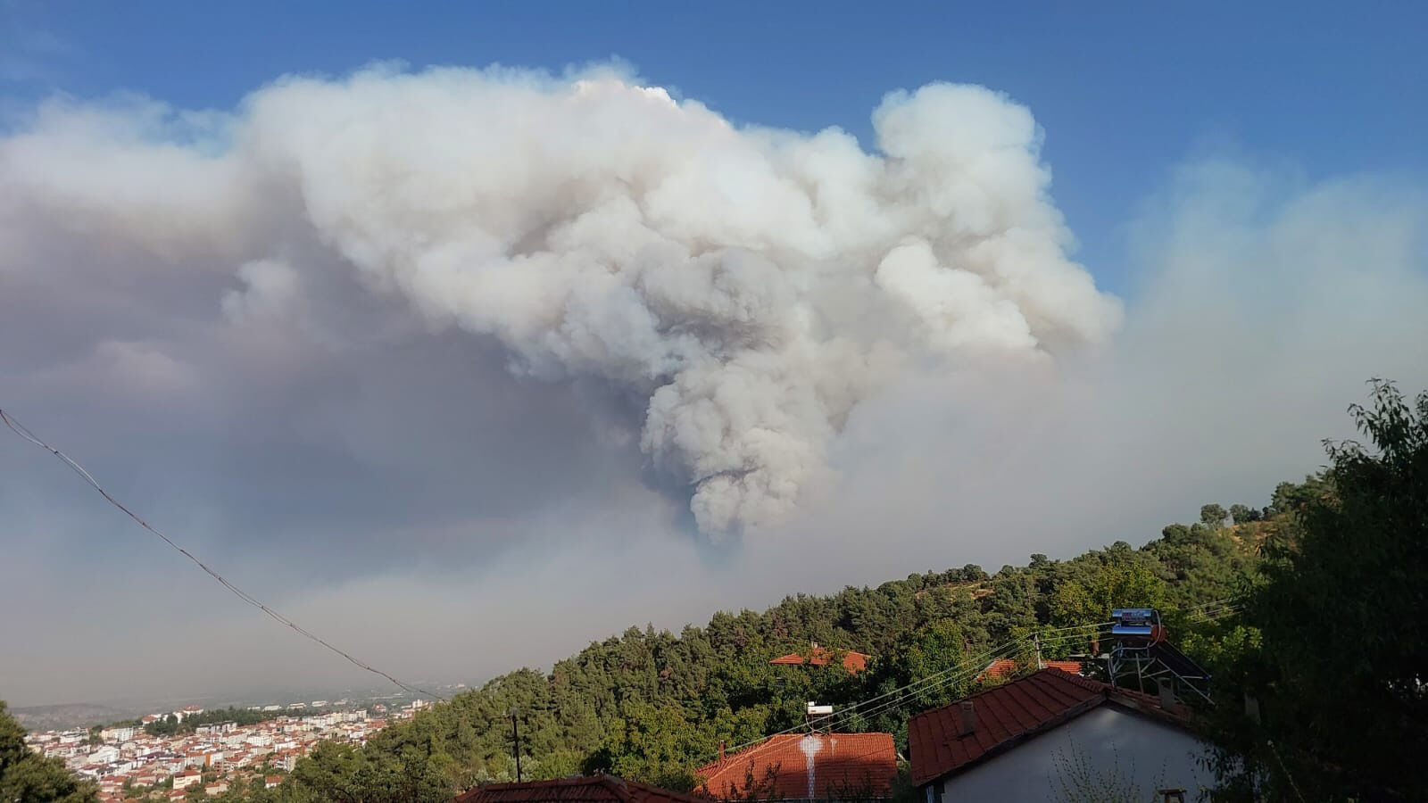 3 ilde orman yangını! Denizli ve Karab&uuml;k'te 3 mahalle boşaltıldı - 6. Resim