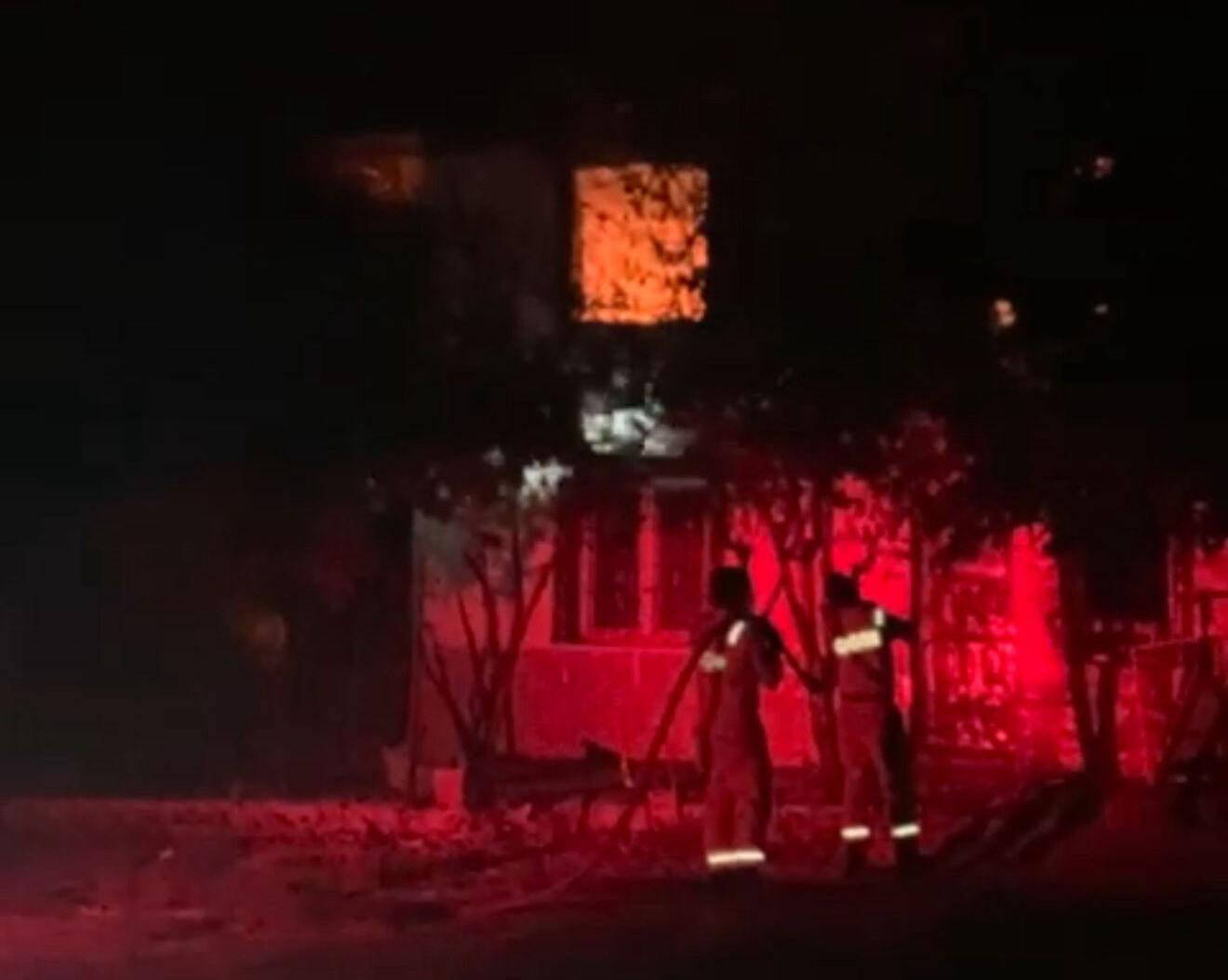 70 yaşındaki adamı döverek öldürmüşlerdi: Katil çiftin evi alev alev yandı! - 2. Resim