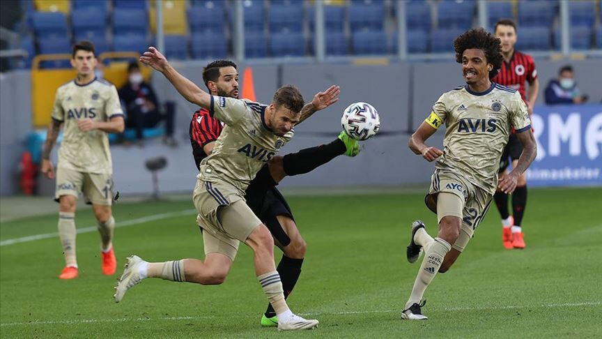 Gençlerbirliği-Fenerbahçe maç kadrosu belli oldu! Kimler eksik, Edson Alvarez ve Dorgeles Nene oynayacak mı? - 4. Resim